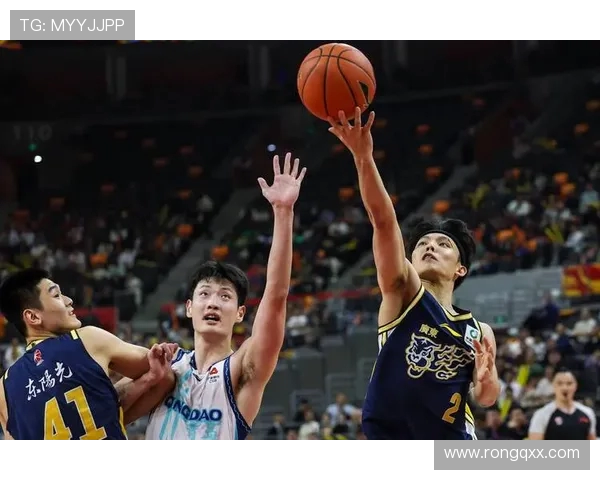 CBA广州对阵广东精彩直播回顾与赛后分析全景呈现