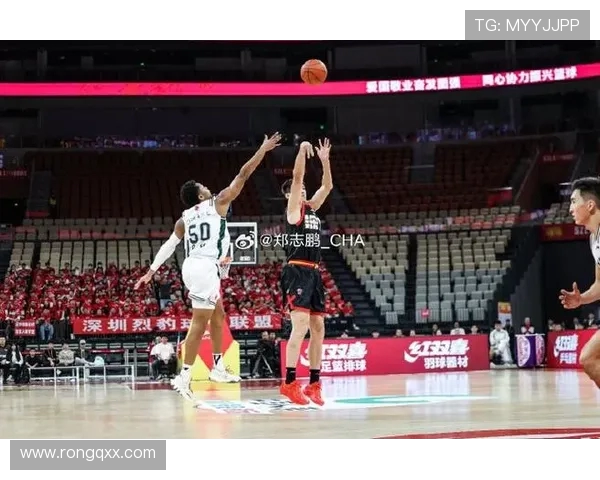 周鹏:从篮球场上的拼搏者到生活中的奋斗者,见证成长与坚持的故事